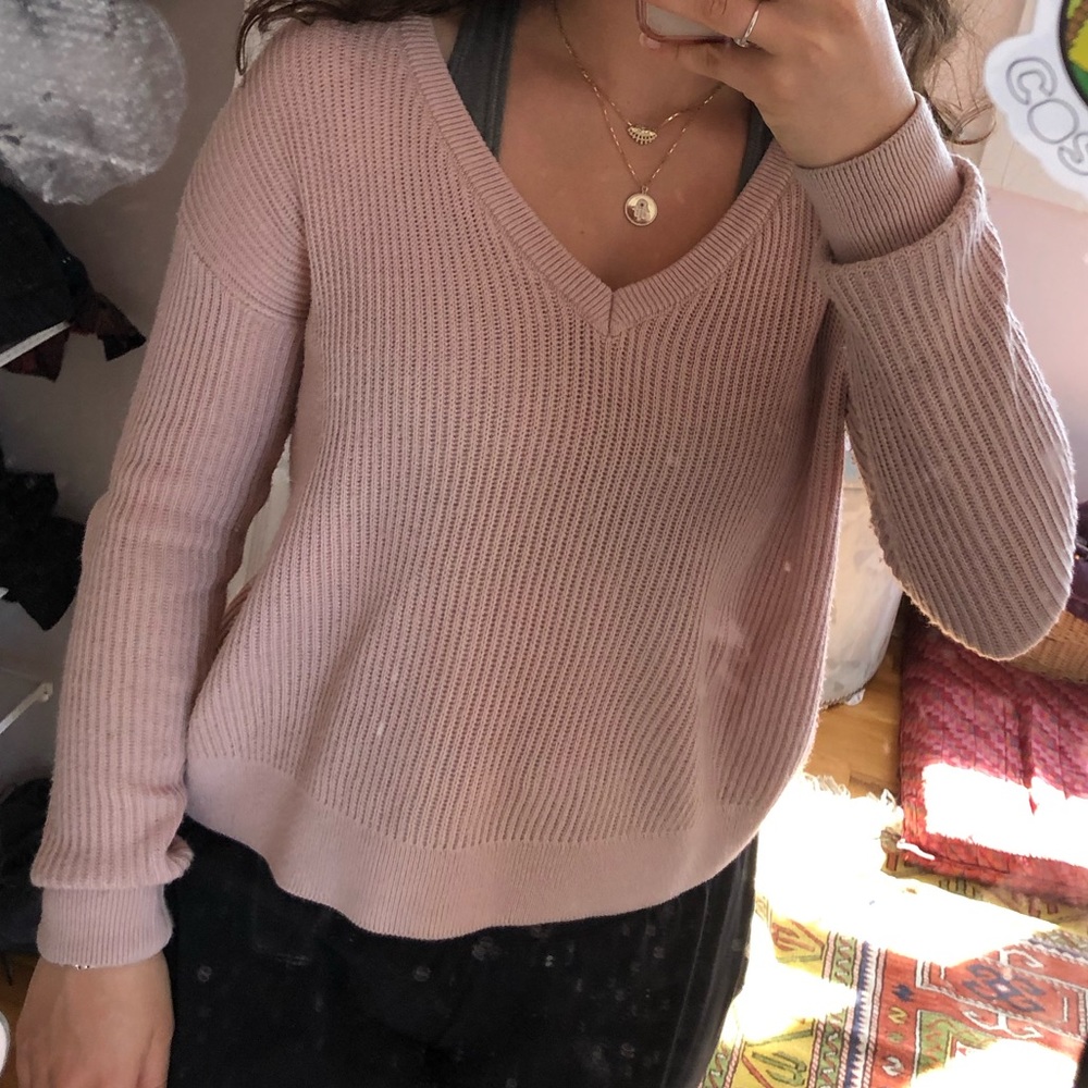 DUSTY PINK V NECK SWEATER